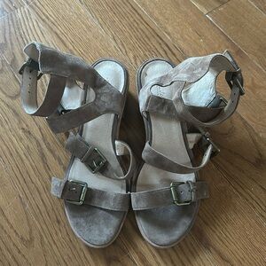 Madewell Sandals Block Heel Minimalist Earthy Boho Size 8.5 Strappy Buckles Gold